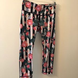 Lululemon yoga crops